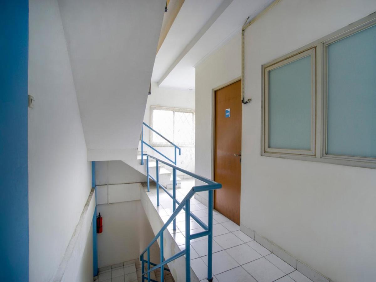 Oyo 3754 Prosperity Mansion Hotel Джакарта Екстериор снимка