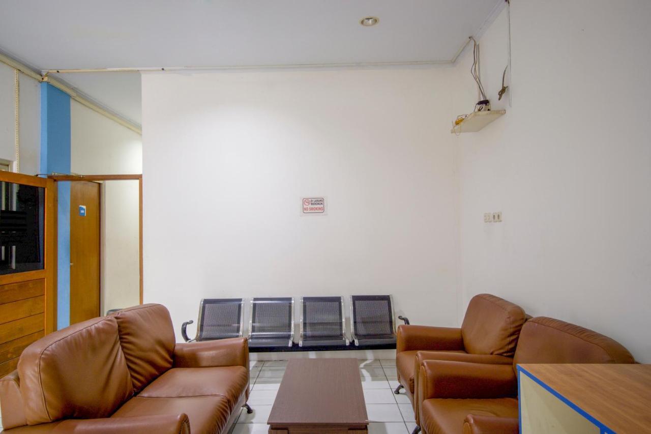 Oyo 3754 Prosperity Mansion Hotel Джакарта Екстериор снимка