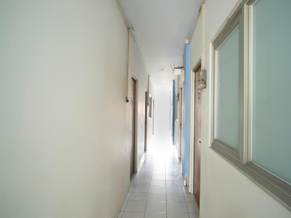 Oyo 3754 Prosperity Mansion Hotel Джакарта Екстериор снимка