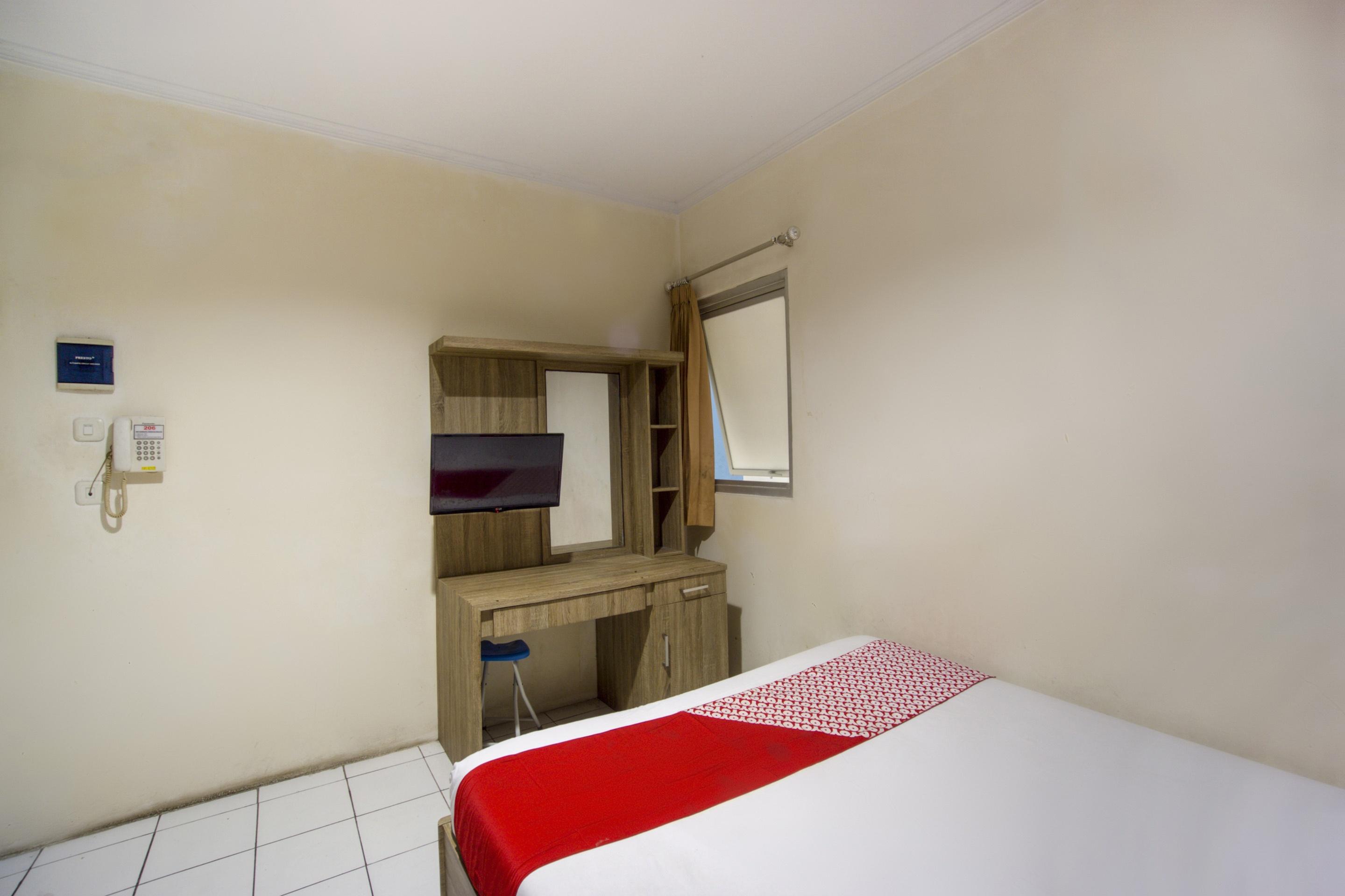 Oyo 3754 Prosperity Mansion Hotel Джакарта Екстериор снимка