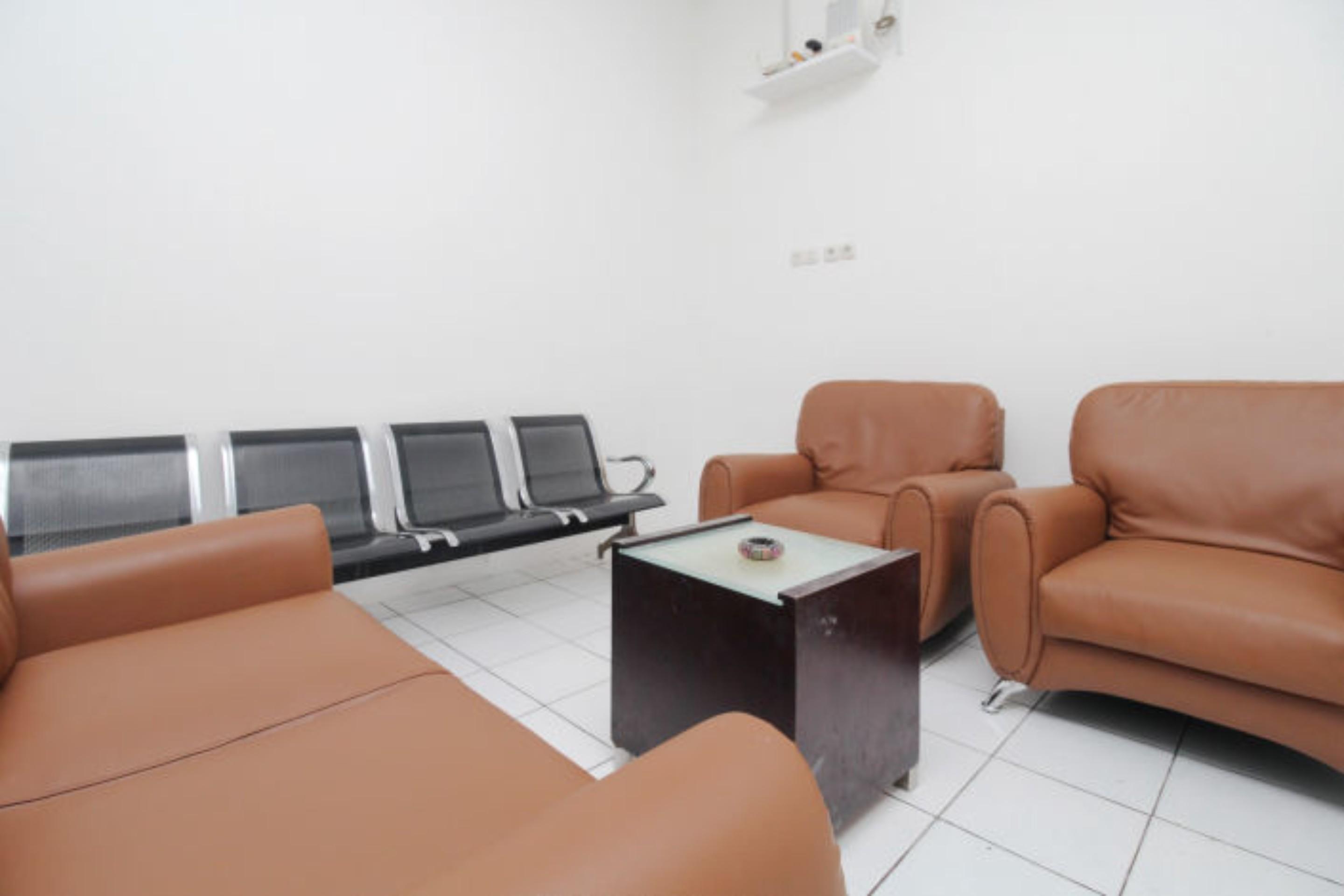Oyo 3754 Prosperity Mansion Hotel Джакарта Екстериор снимка